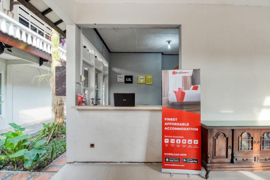 Reddoorz Near Malioboro Tugu Station Jogja Hotel Jogjacarta Exterior foto