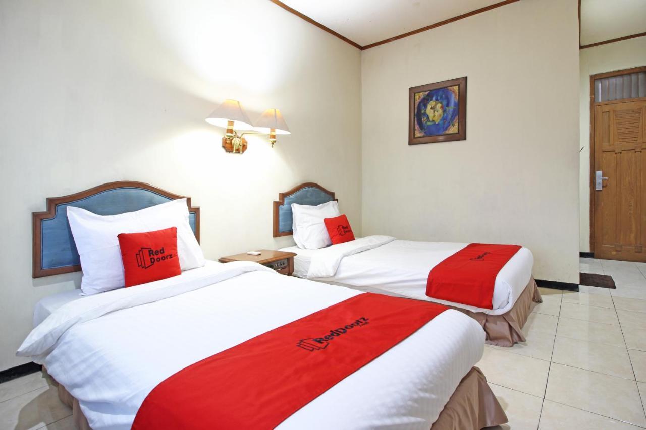 Reddoorz Near Malioboro Tugu Station Jogja Hotel Jogjacarta Exterior foto
