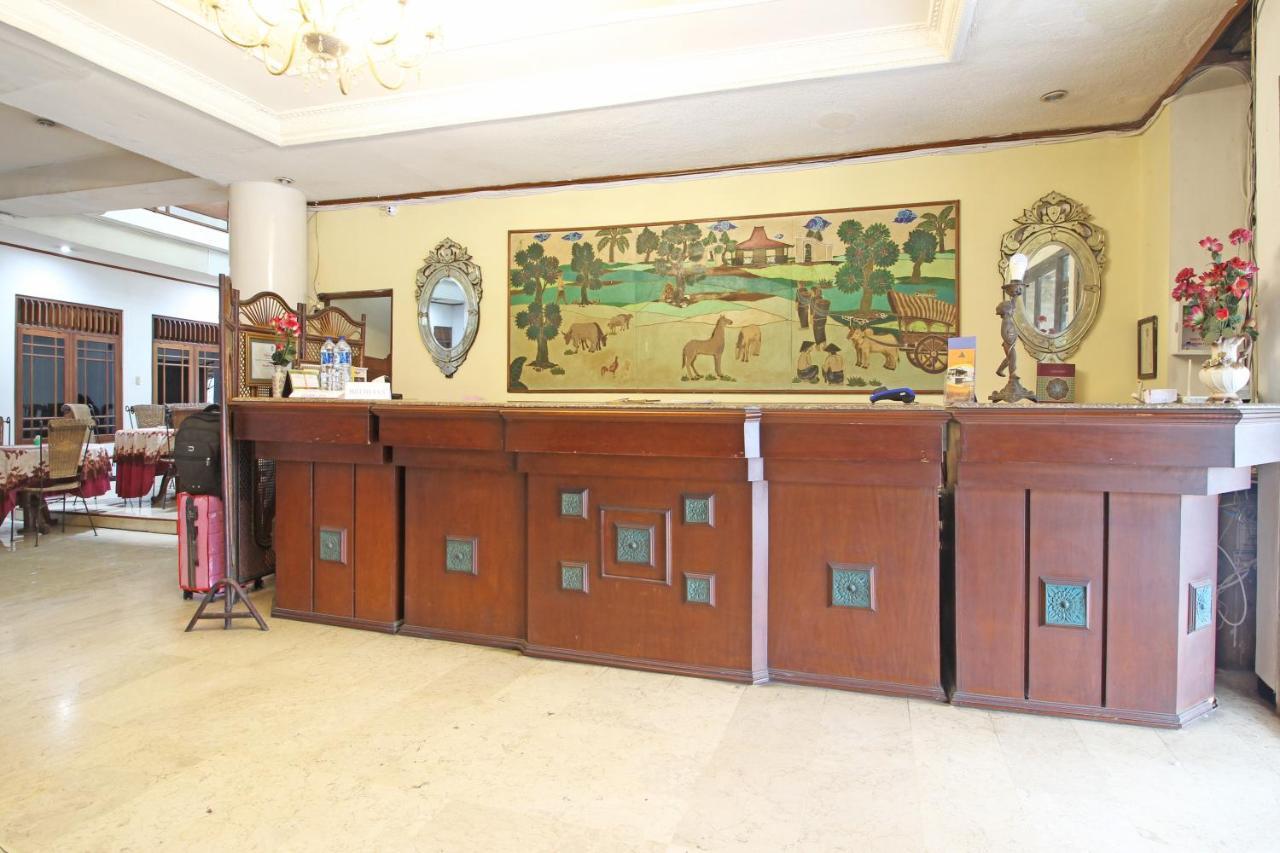Reddoorz Near Malioboro Tugu Station Jogja Hotel Jogjacarta Exterior foto