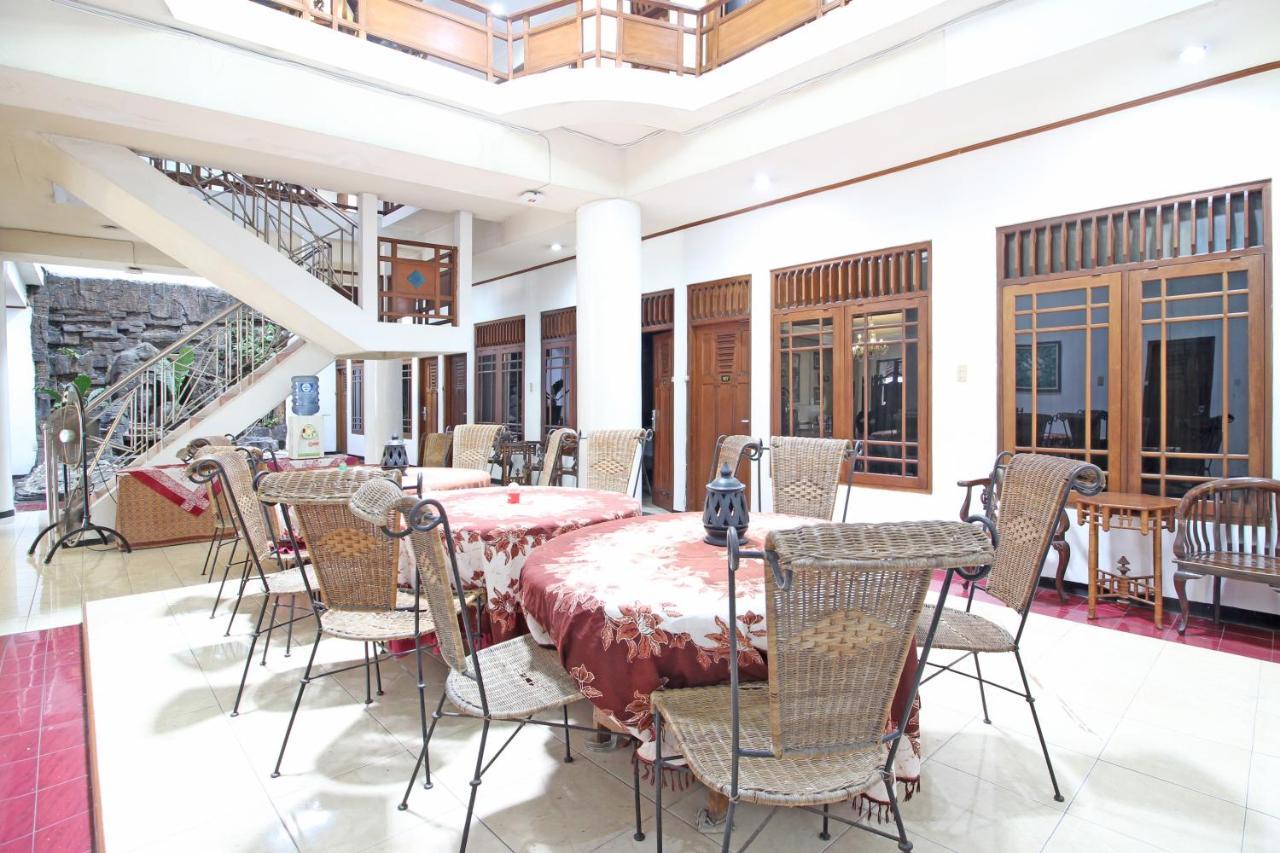 Reddoorz Near Malioboro Tugu Station Jogja Hotel Jogjacarta Exterior foto