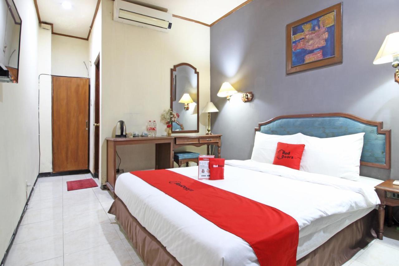 Reddoorz Near Malioboro Tugu Station Jogja Hotel Jogjacarta Exterior foto