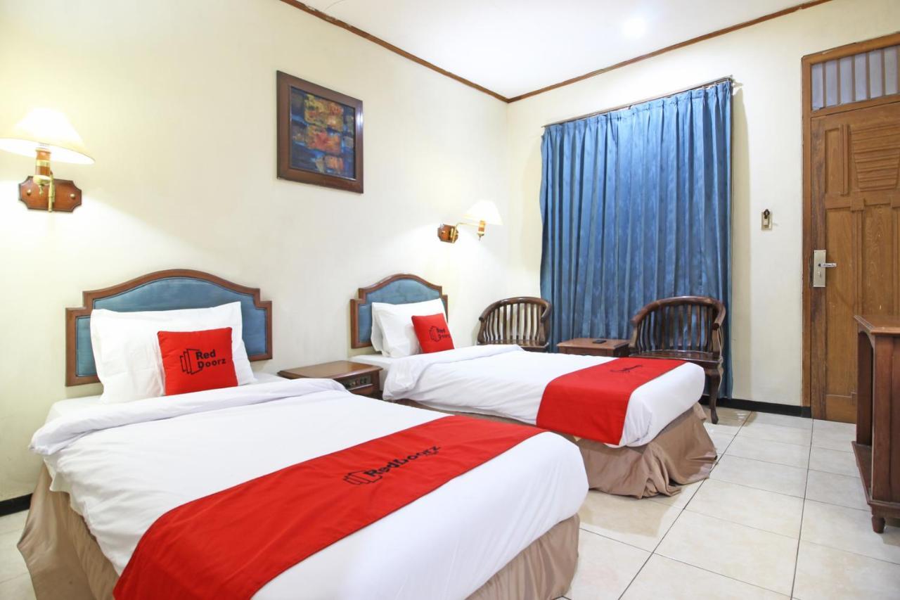 Reddoorz Near Malioboro Tugu Station Jogja Hotel Jogjacarta Exterior foto