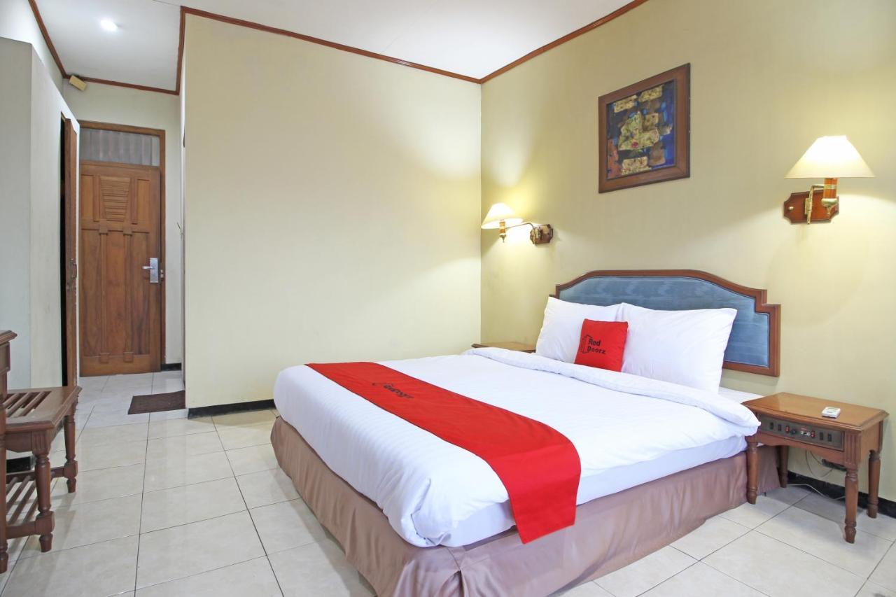 Reddoorz Near Malioboro Tugu Station Jogja Hotel Jogjacarta Exterior foto