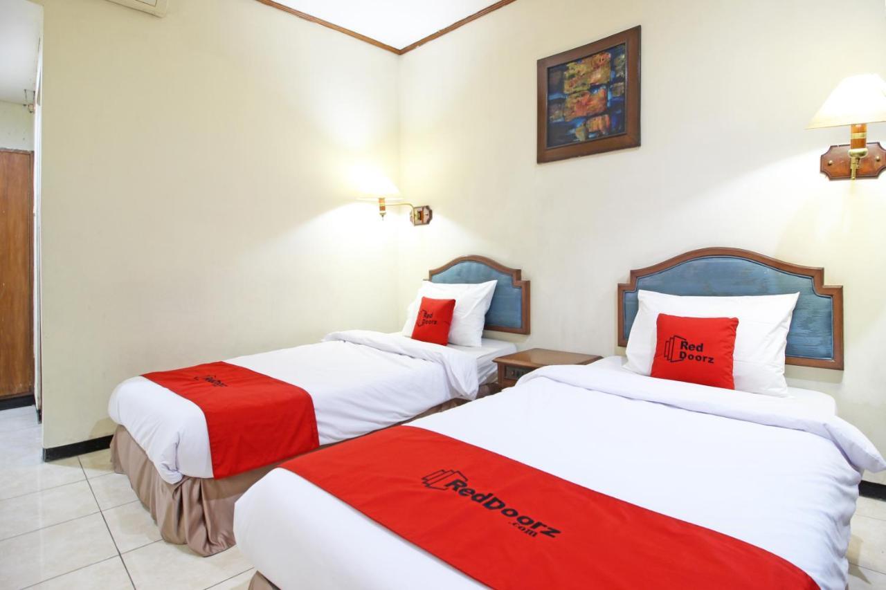 Reddoorz Near Malioboro Tugu Station Jogja Hotel Jogjacarta Exterior foto