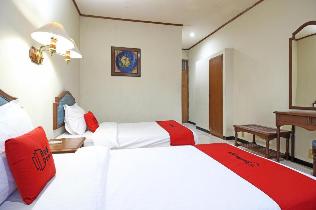 Reddoorz Near Malioboro Tugu Station Jogja Hotel Jogjacarta Exterior foto